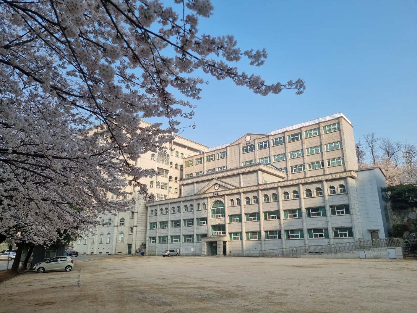 학교 전경